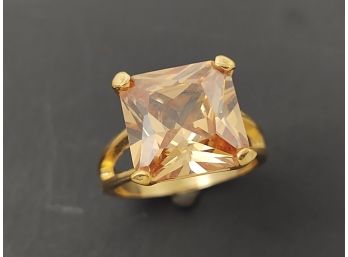 VINTAGE GOLD PLATED LARGE SQUARE STONE COCKTIAL RING SIZE 7 1/2