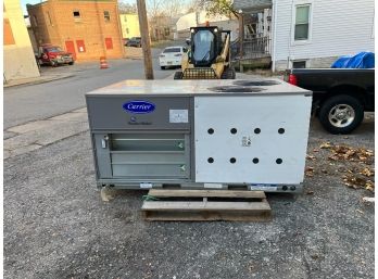 Carrier 12.2 Ton Rooftop Air Conditioning Unit With 2 Compressors - 3 Phase 460 Volt