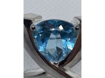 Stunning Signed STERLING SILVER Ring With Large Triangular Cut BLUE TOPAZ Gemstone