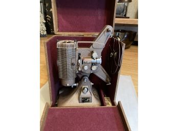 IMMACULATE Circa 1930 KEYSTONE 8MM MOVIE PROJECTOR- Scarce Never Used In Original Fitted Case With Extras!