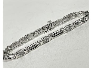Very Fine Sterling Silver 925 Link Bracelet Having White Stones Channel Set