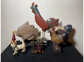 SIX FOLK ART CARVINGS INCLUDES FISH, CHICKENS, CLOWN
