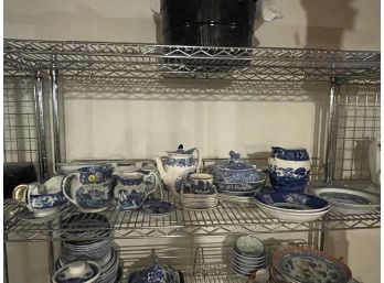 30 PIECES BLUE AND WHITE PORCELAIN