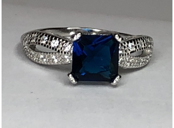 Fabulous 925 / Sterling Silver Ring With Sapphire And Sparkling White Zircons - Very Pretty Ring - Brand New !