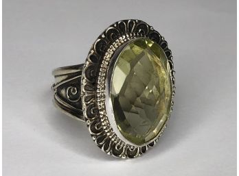 Wonderful New 925 / Sterling Silver With Pale Yellow Topaz Cocktail Ring - Lovely Details - Very Pretty Ring