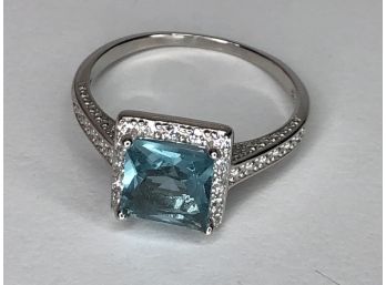 Lovely 925 / Sterling Silver With Light Blue & White Topaz Ring - Very Pretty - Brand New - Never Worn !