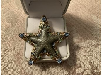 Sparkling Gold Tone And Rhinestone Star Pin/pendant - Lot #13