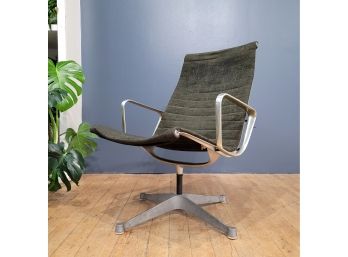C 70s Original Charles Eames Aluminum Group Herman Miller Chair