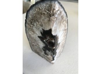 1LB 14 Oz, Agate Crystal, 5 Inches Tall