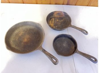 3 Piece Set Of Wagner Cast Iron Pans