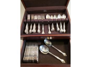 Community Affection Flatware Set In Mahogany Chest