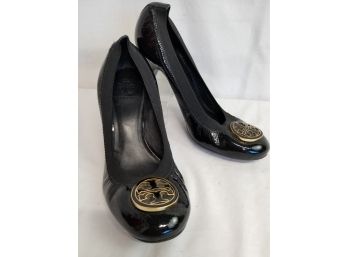 Tory Burch Caroline Black Patent Classic Heels With Gold Logo Size 8