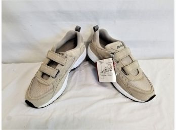 Men's MacGregor Tan Suede Sneakers Size 9W  (Lot 5)