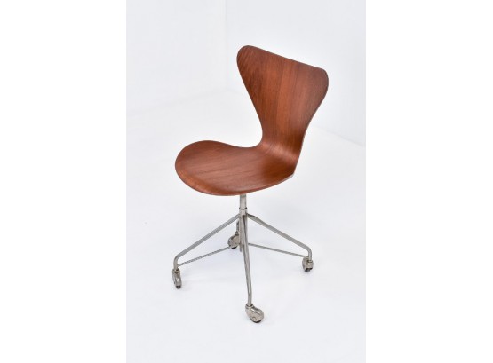 Arne Jacobsen For Fritz Hansen Model 3117 Office Swivel Chair