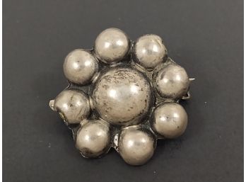 VINTAGE MEXICAN STERLING SILVER SMALL BROOCH