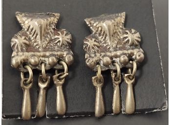 VINTAGE EARLY MEXICAN STERLING SILVER SCREW BACK EARRINGS