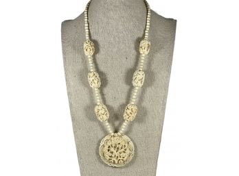 Fine Antique Chinese Hand Carved Bone Necklace & Pendant Flowers