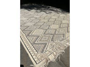 A High Quality Morrocan Wool Kilim - Geometric Pattern In Neutral Creams And Black - 10x14