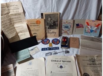 U.S.  Soldiers WW2 Papers/ Documents / Medals