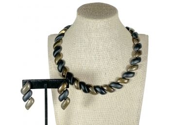 1980s Black And Silver Tone Necklace And Earrings Set