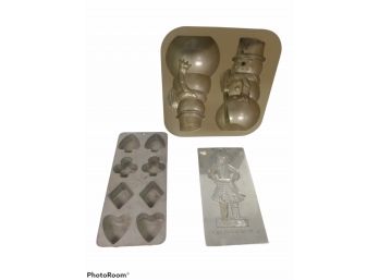 LOT OF CAKE & CHOCOLATE MOLDS, SNOW MAN CAKE MOLD, GINGERBREAD MAN CANDY MOLD, & CARD SUITS  MOLD