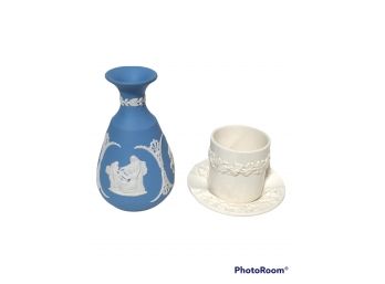 PAIR OF WEDGEWOOD PIECES, SMALL VASE AND CANDLE HOLDER WITH TRAY