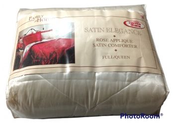 SATIN ELEGANCE FULL/QUEEN ROSE DESIGNED  BED COMFORTER