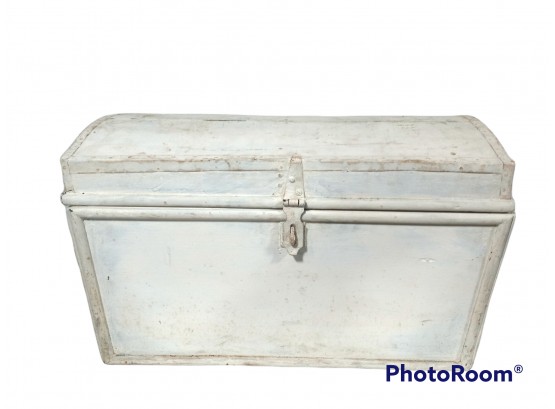 ANTIQUE PAINTED TRUNK