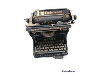 ANTIQUE UNDERWOOD (1931) NO. 6 MANUAL TYPEWRITER SERIAL # 4052817-11
