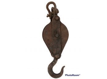 ANTIQUE CAST IRON HOOK & PULLY