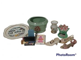 MISC LOT OF HOME DECOR ITEMS, PLANTER, DECORATIVE PLATE, SHOE FIGURES, VASE AND MORE