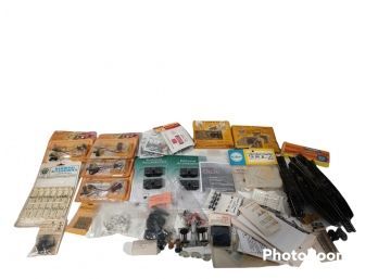 HUGE LOT OF HO TRAIN ACCESSORIES, RAILROAD& STREET SIGNS, HOUSE LIGHTS, LEAD FIGURES, ANIMALS, TUNNEL KITS,