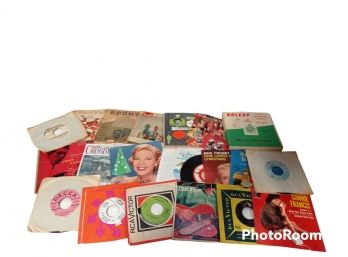 LOT OF VINTAGE EP 45 RECORDS, ROY DAUSKY, CHARLEY PRIDE, CHET ATKINS, CONNIE FRANCES, BING CROSBY, AND MORE