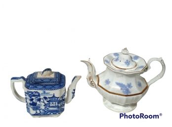 PAIR OF ASIAN WHITE & BLUE WILLOWWARE TEA POTS