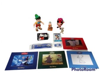 MIX DISNEY LOT, DISNEY CARDS, MICKEY MOUSE SPOON MICKEY BAR OF SOAP, PINOCCHIO PLAYING CARDS, PINOCCHIO FIGURE