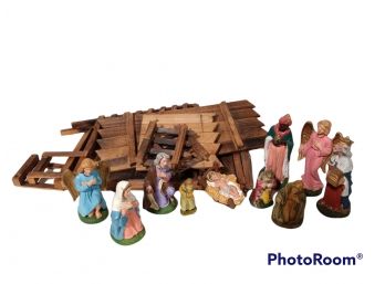 VINTAGE NATIVITY SET WOODEN MANGER WITH FIGURES, BABY JESUS, MARY, JOSEPH, WISE MEN & MORE