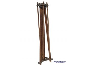ANTIQUE PRIMITIVE WOOD CLOTHES DRYER WITH METAL SUPPORTS FOR THE TRIPOD