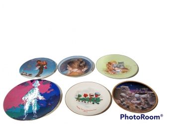 LOT OF 6 COLLECTIBLE PLATES, KNOWLES 'WRAPPED UP IN CHRISTMAS' PLATE, PIERROT/ROYAL DOULTON LEY ROY NEIMAN