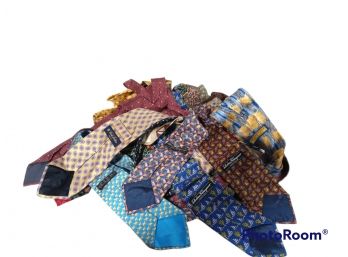 LOT OF DESIGNER MENS NECK TIES, BROOKS BROTHERS, SALVATORE FERRAGAMO, COCKTAIL COLLECTION AND MORE