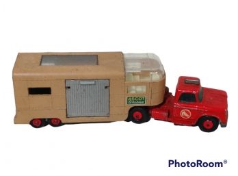VINTAGE MATCHBOX KING SIZE NO. K-18 ARTICULATED HORSE VAN WITH WHITE INTERIOR & DODGE TRACTOR K-18 TRUCK RED