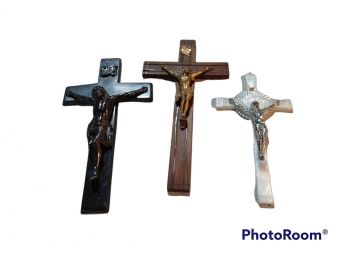 VINTAGE CRUCIFIX / CROSS LOT OF 3 CROSSES WITH JESUS, RELIGIOUS CHRISTIAN