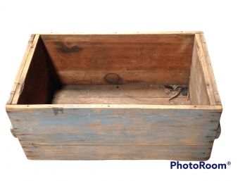 ANTIQUE WOODEN OPEN TOOL CHEST