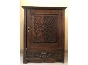 Beautiful Antique  Carved  Bedside Cabinet/ End Table- No Key Br3
