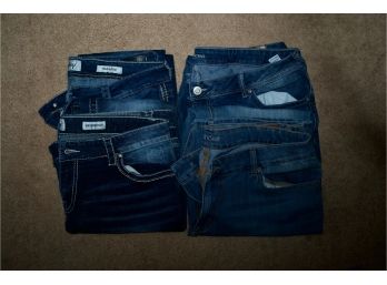 Women's Jeans Lot Of Four