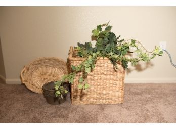 Lot Of Baskets And Flower Pot
