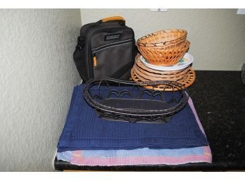 Placemats, Lunchbag And Wicker Items