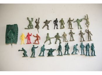 Vintage Plastic Army Men And Tank