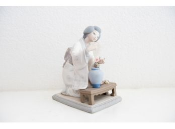 Lladro Asian Figurine #4840