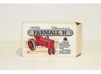 1986 ERTL Farmall H Tractor 1/16th Scale #2
