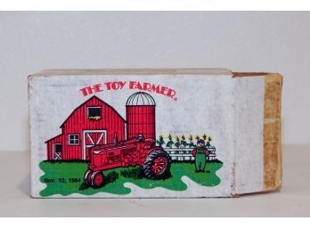 November 10 1984 The Toy  Farmer Farmall 300 Tractor 1/16th Scale #2